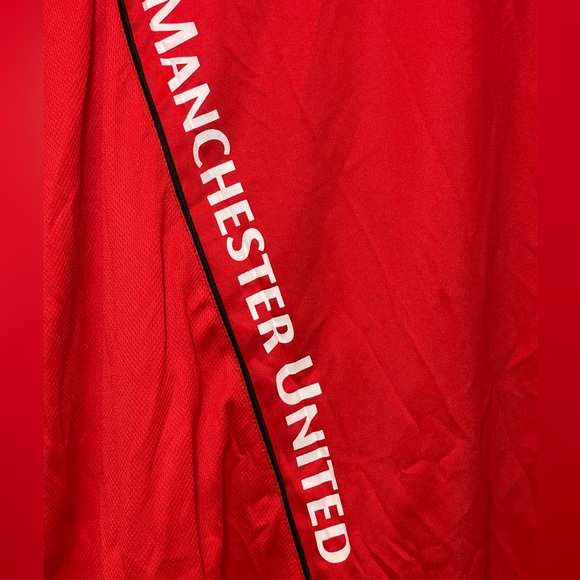 Manchester United Soccer Shirt Jersey - Picture 3 of 7